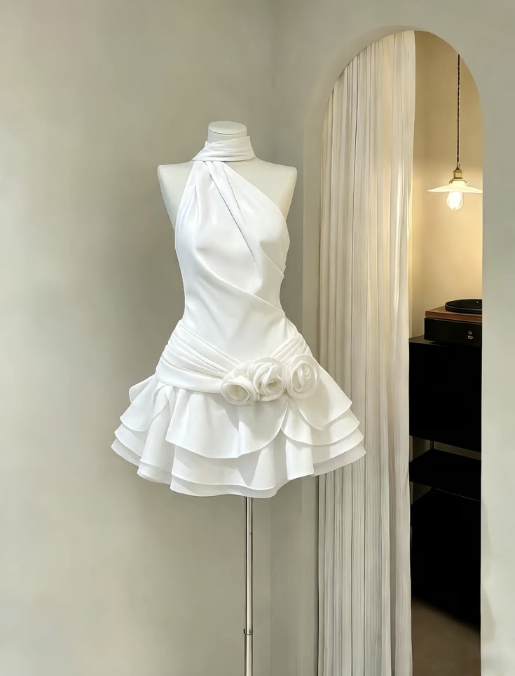 Jolie Robe Fourreau Asymétrique Blanche en Satin pour Remise de Diplôme, Idées de Tenues Courtes pour 15ème Anniversaire, Robes de Bal de Promo RB3171