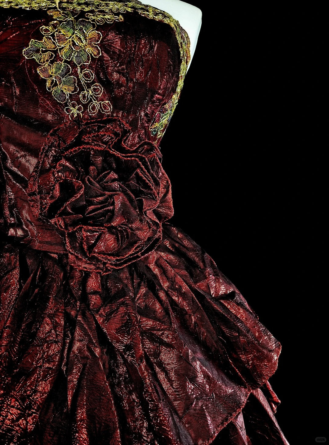 Unique Ball Gown Strapless Burgundy With Gold Appliqued Mini Short Homecoming Dresses Hoco Gowns N3069
