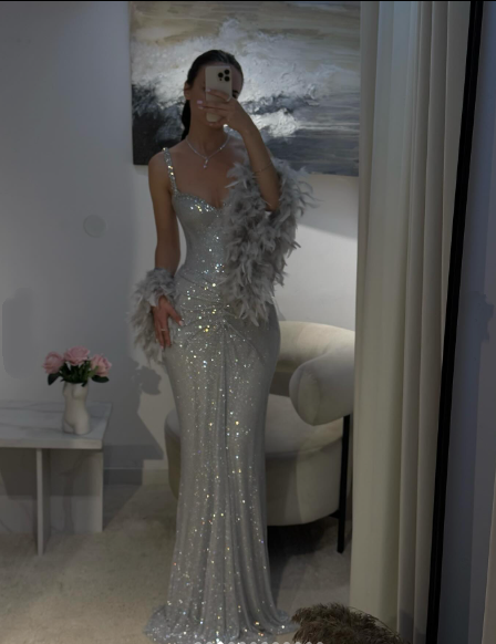 Robe de bal longue bleu marine à fines bretelles et sequins, style sirène, idéale pour une soirée, un 19e anniversaire ou une remise de diplôme (N881)