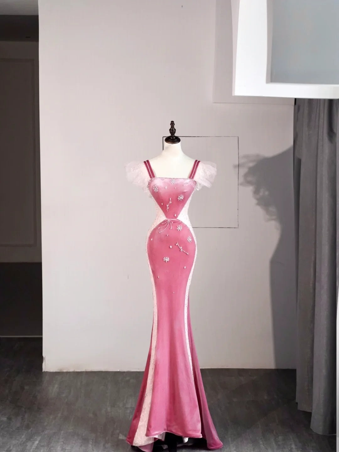 Robe de bal de fin d'année élégante, coupe sirène carrée, en velours rose sans manches, robe longue de cérémonie pour lycéenne N1277