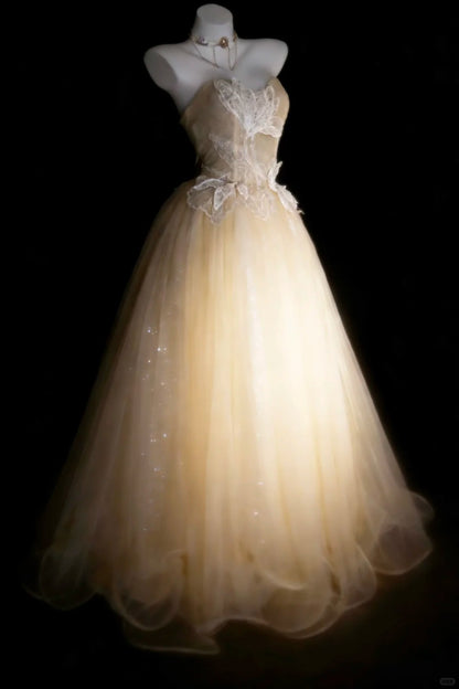 Bescheidene Ballkleider für den Abschlussball, trägerlos, Champagner, Tüll mit Applikationen, langes Quinceañera-Kleid N2973