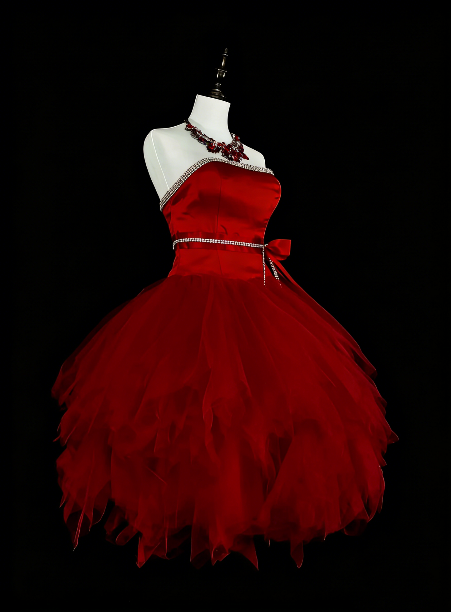 Robe de bal bustier en tulle rouge unique Inspo mode vintage Années 2000 Robes de bal courtes Inspo Robes de bal N2011