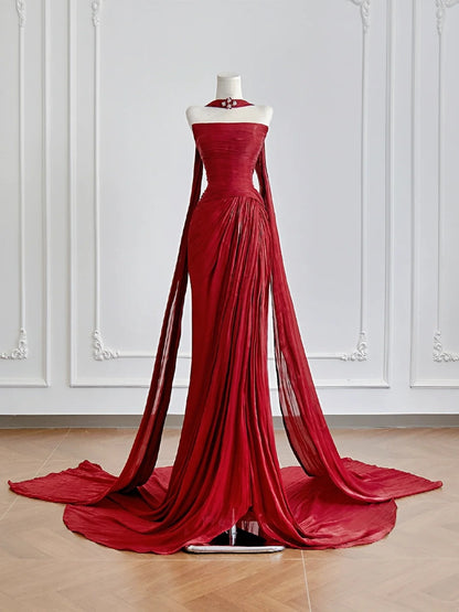 Zeitloses, trägerloses, rotes Chiffon-Abendkleid im Meerjungfrauenstil mit Schalschlitz und Schal – Inspiration für Partykleider N307