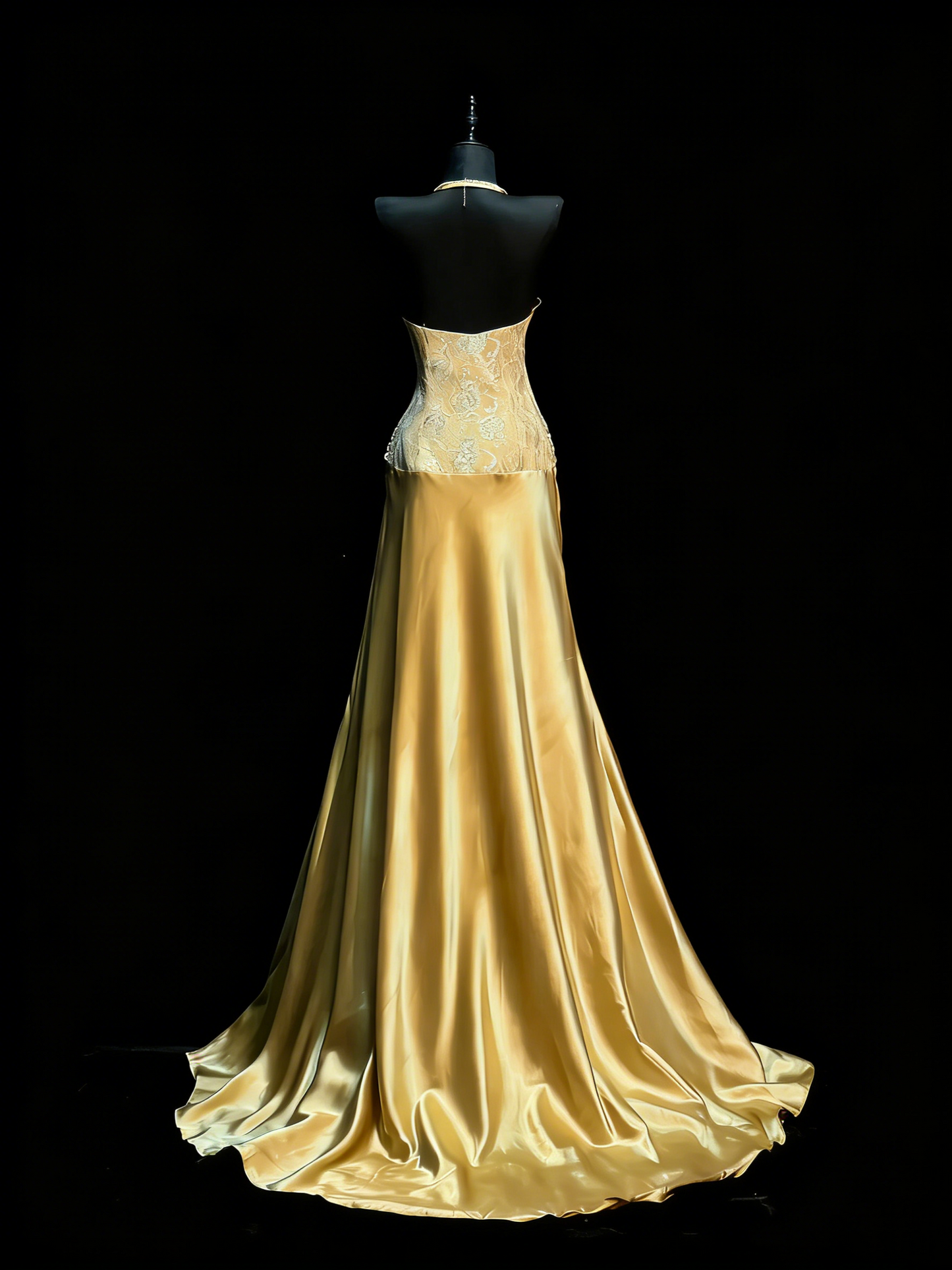 Elegantes, schlichtes A-Linien-Neckholder-Kleid aus goldfarbenem Satin für College, Abschlussball und andere festliche Anlässe für Teenager (N1182)