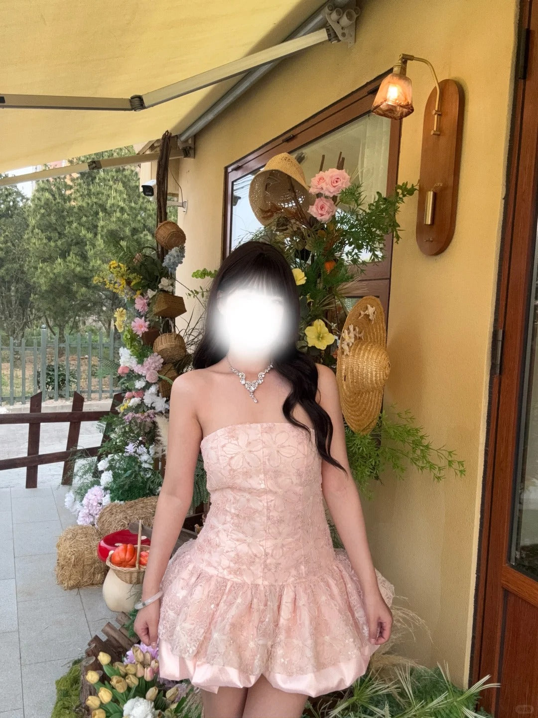 Bescheidenes Ballkleid Trägerlos Rosa Spitze Kurz Mini Abschlussball-Inspo Outfits zum 16. Geburtstag Homecoming Kleider RB3973