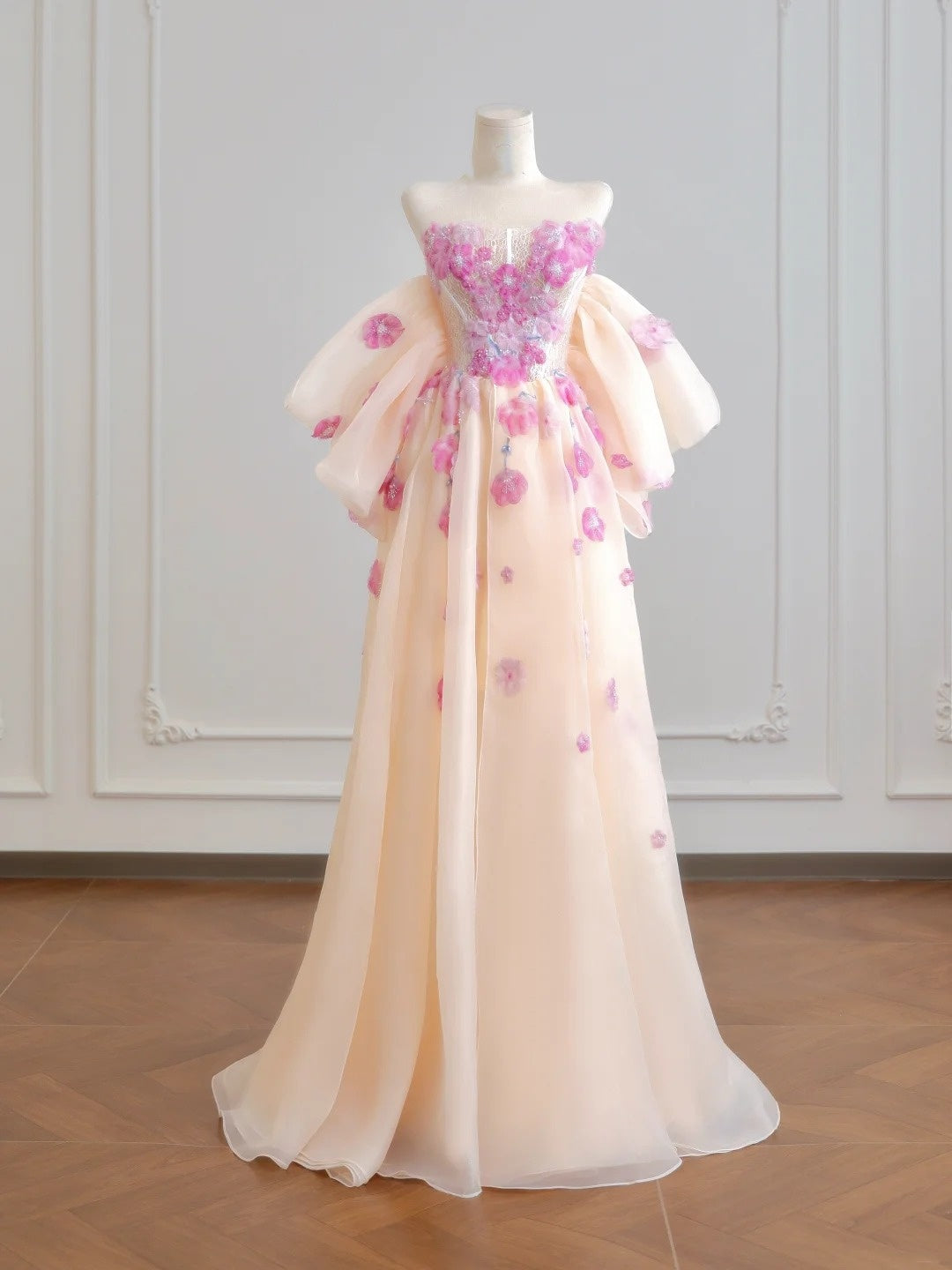 Prinzessinnen-Ballkleid, trägerlos, champagnerfarbener Tüll mit Spitze, langes Abendkleid, Inspiration für Partykleider N309