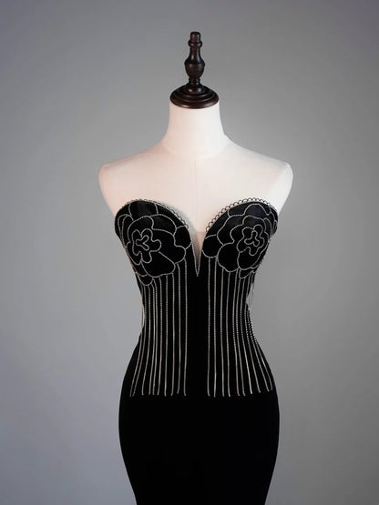 Robe de soirée sirène modeste en velours noir à décolleté cœur pour adolescentes, idéale pour le bal de fin d'année (N1178)