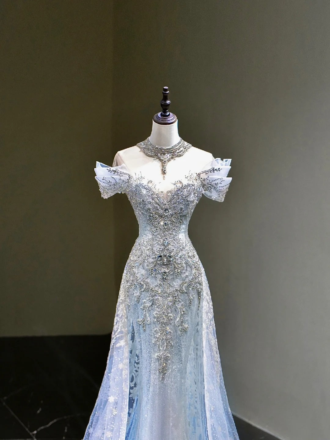 Robe de bal longue bleue à sequins, épaules dénudées, style sirène, inspiration robe de soirée RB1667
