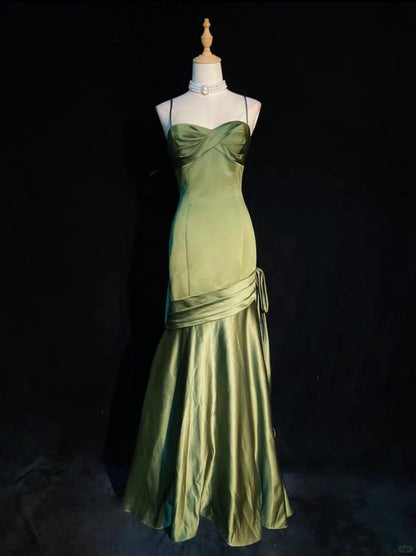 Superbe Robe de Soirée Chic Sirène Bretelles Fines en Satin Vert Foncé Plissé Longue Robe de Bal N2823