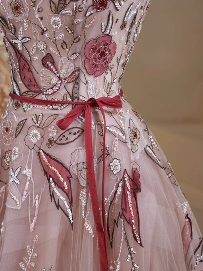 Niedliches, trägerloses Ballkleid aus floralem Tüll und Spitze – langes Abendkleid für den 19. Geburtstag – Outfit N237