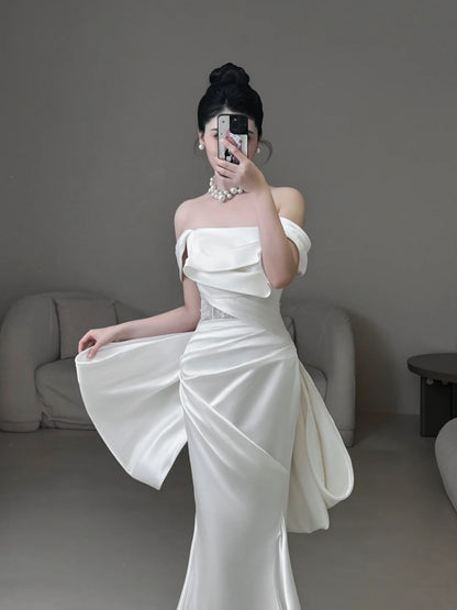 Klassisches Meerjungfrauen-Brautkleid, schulterfrei, weiß, aus Satin, mit kurzen Ärmeln, Sommerbrautkleid N235