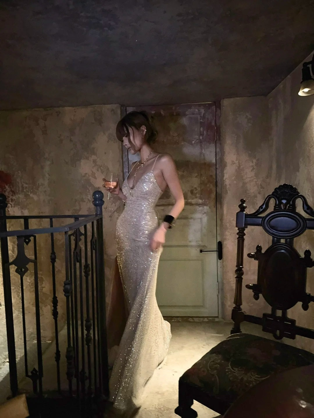 Funkelndes Meerjungfrauen-Abendkleid mit Spaghettiträgern, champagnerfarbenem Paillettenbesatz, langes Ballkleid, formelles Abendkleid für Geburtstagsfeiern N476