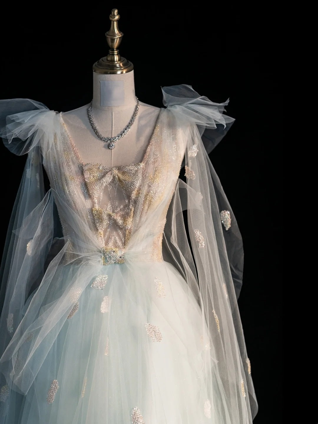 Prinzessinnen-Ballkleid mit V-Ausschnitt, hellblauer Tüll, formelles Outfit für College, Abschlussball und Schulabschluss für Teenager N1344