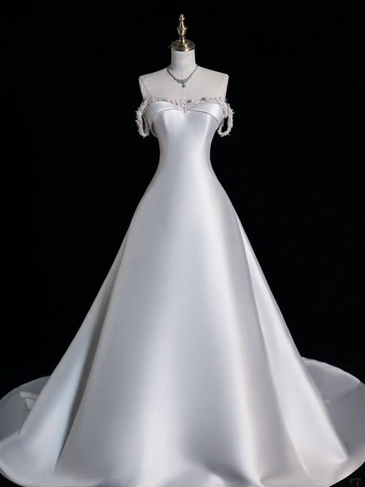 Fairytale Fantasy Art Wedding Dresses Ball Gown Sweetheart Satin White Glitter With Beaded Bodice Train Brides Dress Fitted Bridal Gowns N649