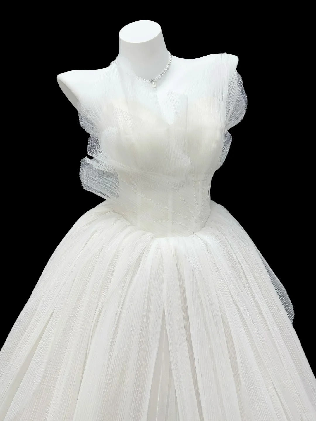 Robes de mariée chics Robe de bal sans bretelles sans manches Tulle blanc Jardin Robe de mariée vintage N4550