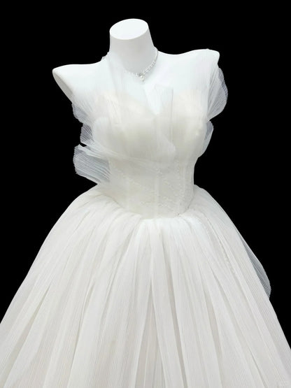 Robes de mariée chics Robe de bal sans bretelles sans manches Tulle blanc Jardin Robe de mariée vintage N4550