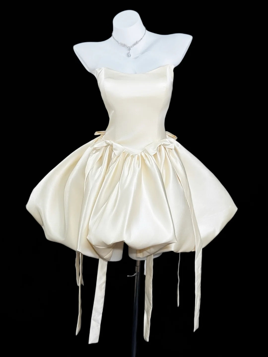 Robes de Soirée Élégantes à Épaules Dénudées, Idées d'Inspiration, Robes de Cocktail Courtes Mini Ivoire pour Bal de Promo N4541