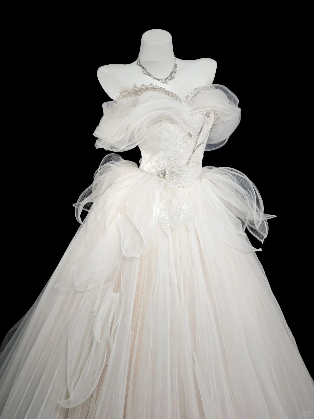 Chic Wedding Dresses Ball Gown Off The Shoulder Garden White Sequin Vintage Wedding Dress N4539