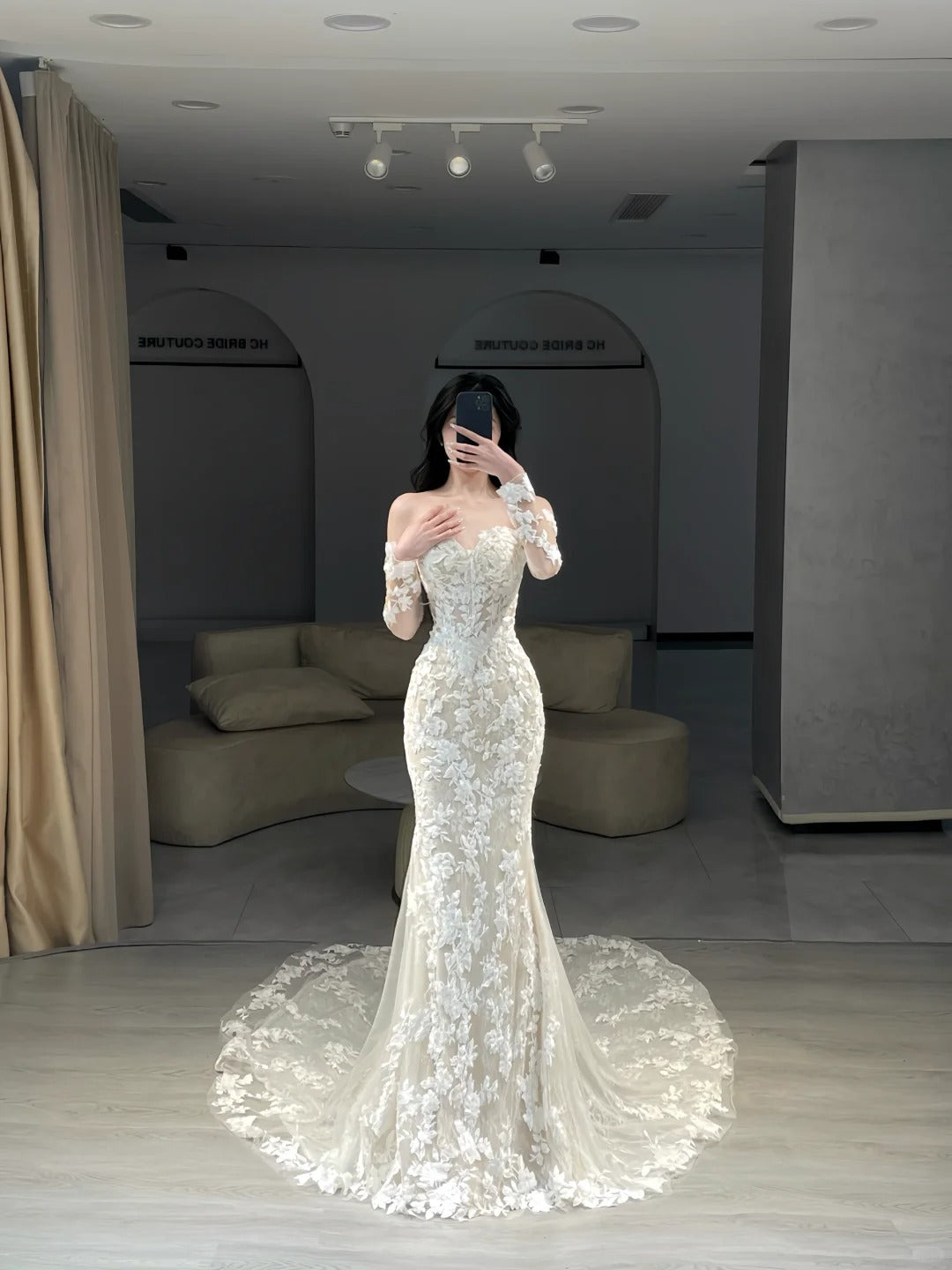 Robes de mariée simples sirène bustier en dentelle blanche avec manches longues N3077