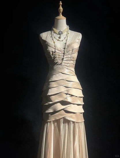 Vintage-Ballkleid Ästhetik Meerjungfrau V-Ausschnitt Champagner Mit Lagen Langes Abendkleid N3029