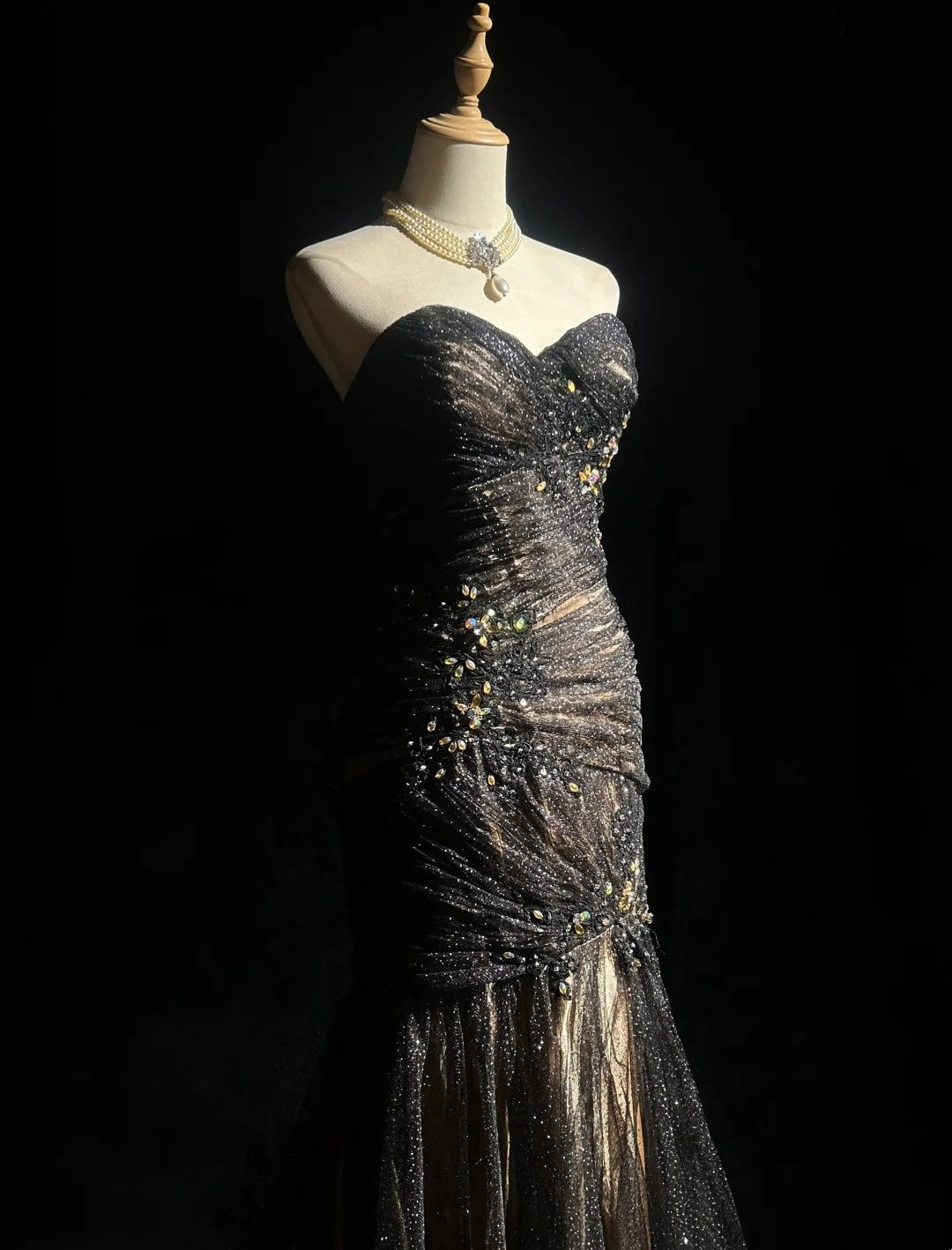 Charmantes Robes de Bal Sirène bustier en Tulle Robe de Cérémonie Noire avec Perles Tenues de Soirée Formelles Longues N3701