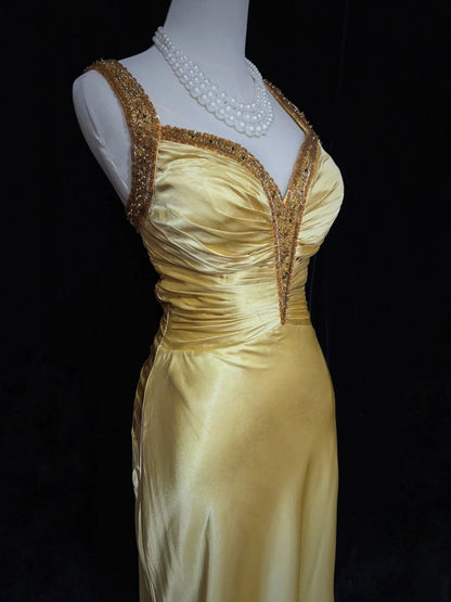 Inspiration Robes de bal Vintage Sirène Cœur Avec Bretelles Satin Doré Années 90 Avec Perles Robes de Soirée N3342
