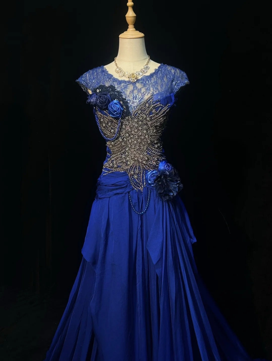 Robes de bal élégantes coupe trapèze col rond bleu roi mousseline dentelle perlée longue robe de soirée N2916