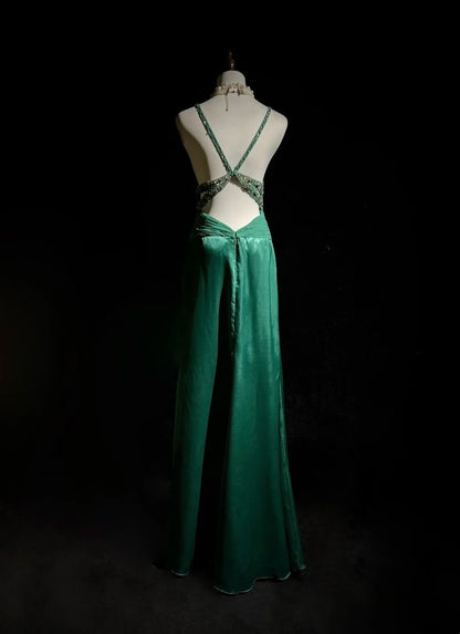 Vintage Abschlussballkleider Meerjungfrau V-Ausschnitt Grüne Chiffon mit Rüschen Rückenfreies langes Abendkleid N2512