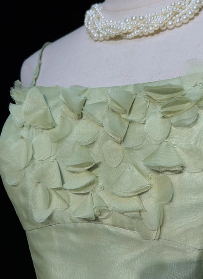 Jolies Robes Courtes Vert Sauge en Satin à Bretelles Fines pour le Bal N2605
