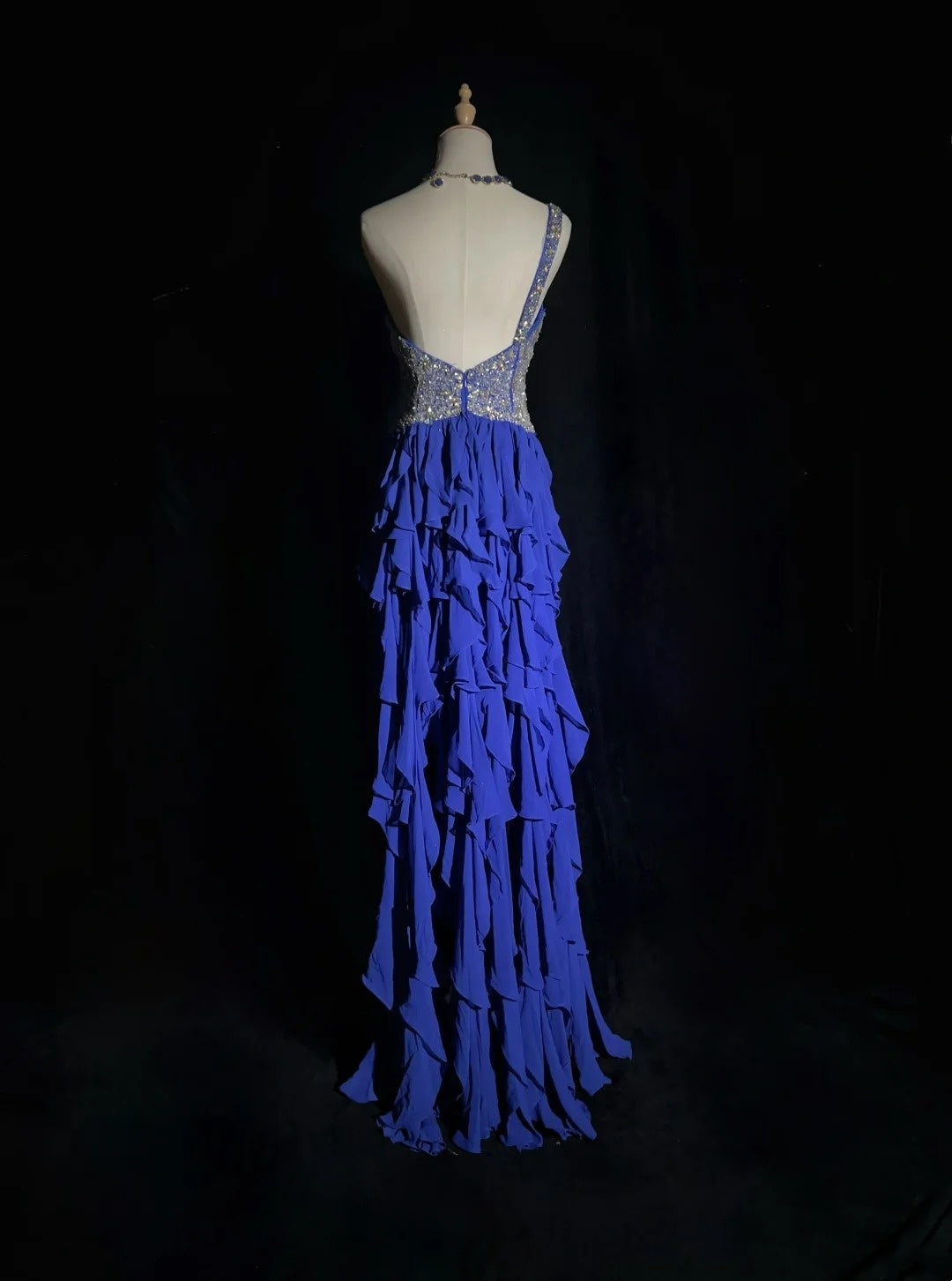 Robes de bal élégantes coupe trapèze asymétriques, une épaule, en mousseline bleu roi avec perles, sans manches, longue robe de soirée N2881