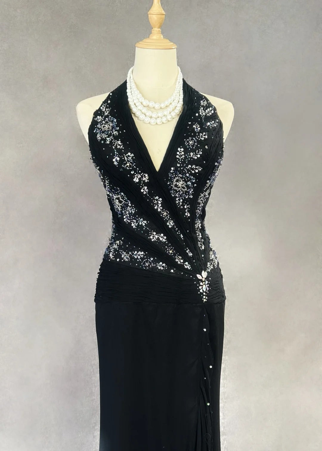 Bescheidene Abschlussballkleider Meerjungfrau Neckholder Schwarze Krawatte Chiffon mit Perlen Abendkleid N3858