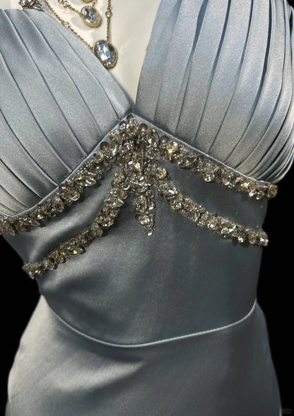 Vintage Prom Dresses 1950er Meerjungfrau Neckholder Silbergrau mit Schlitz Ärmellose Abendgarderobe Formelle Outfits RB4341