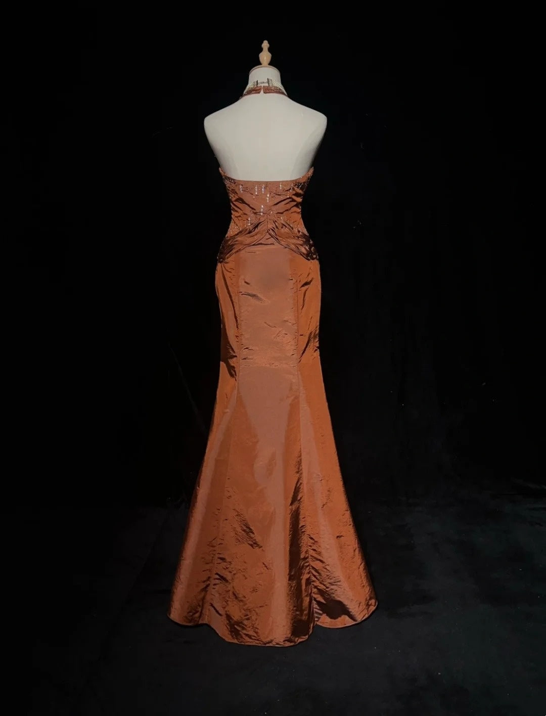 Vintage Abschlussballkleider Meerjungfrau Neckholder Orange Taft mit Perlen 90er Langes Abendkleid N2917