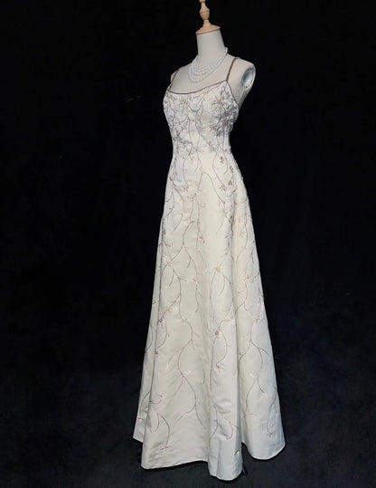 Belles Robes de Bal Coupe A Bretelles Fines en Satin Blanc avec Perles Longues Tenues de Soirée Formelles N3677
