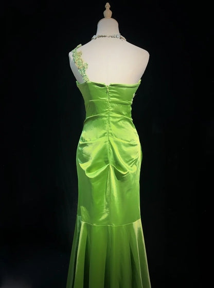 Vintage Abschlussballkleider Meerjungfrau Ein-Schulter Hellgrün Satin mit Perlen Lang Formelles Kleid N2450