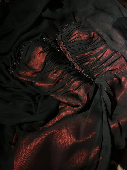 Wunderschöne Abschlussballkleider A-Linie Spaghettiträger Schwarz Rot mit Umhang Lange Formelle Abendgarderobe N3668