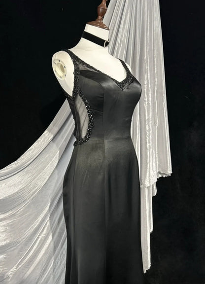 Vintage Prom Dresses Meerjungfrau V-Ausschnitt Schwarz Satin Mit Perlen Bestickt Rückfrei Langes Ballkleid N2508
