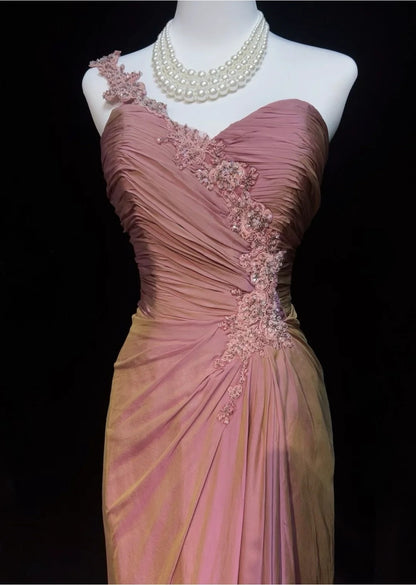 Vintage Ballkleider Scheide One Shoulder Pink mit Applikationen 1960er Jahre Langes Abendkleid N2608