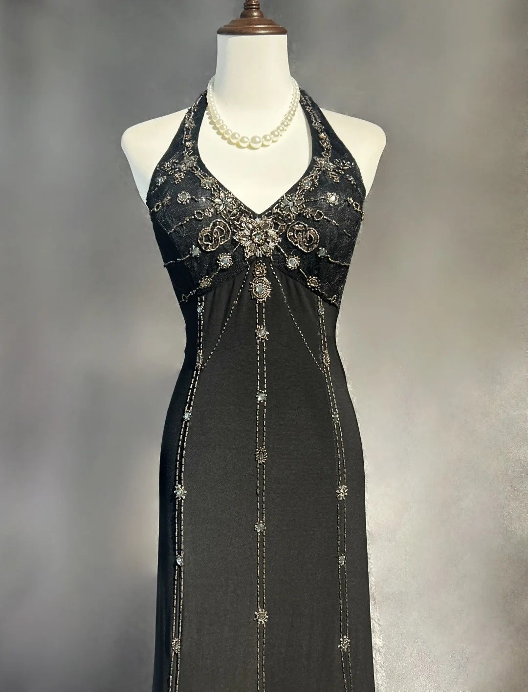 Robes de bal vintage Sirène Halter Petite robe noire avec volants Tenues de soirée longues N3446