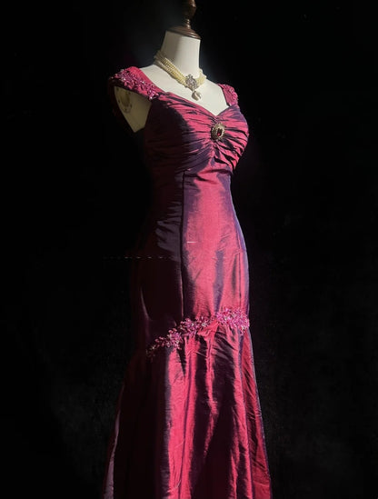 Robes de bal vintage sirène bustier cœur bordeaux en taffetas avec appliques longue robe de soirée N2445