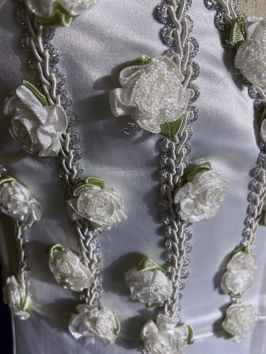 Robes de mariée intemporelles, robe de bal, col en V, tulle blanc avec fleurs, longue robe de mariée N3475