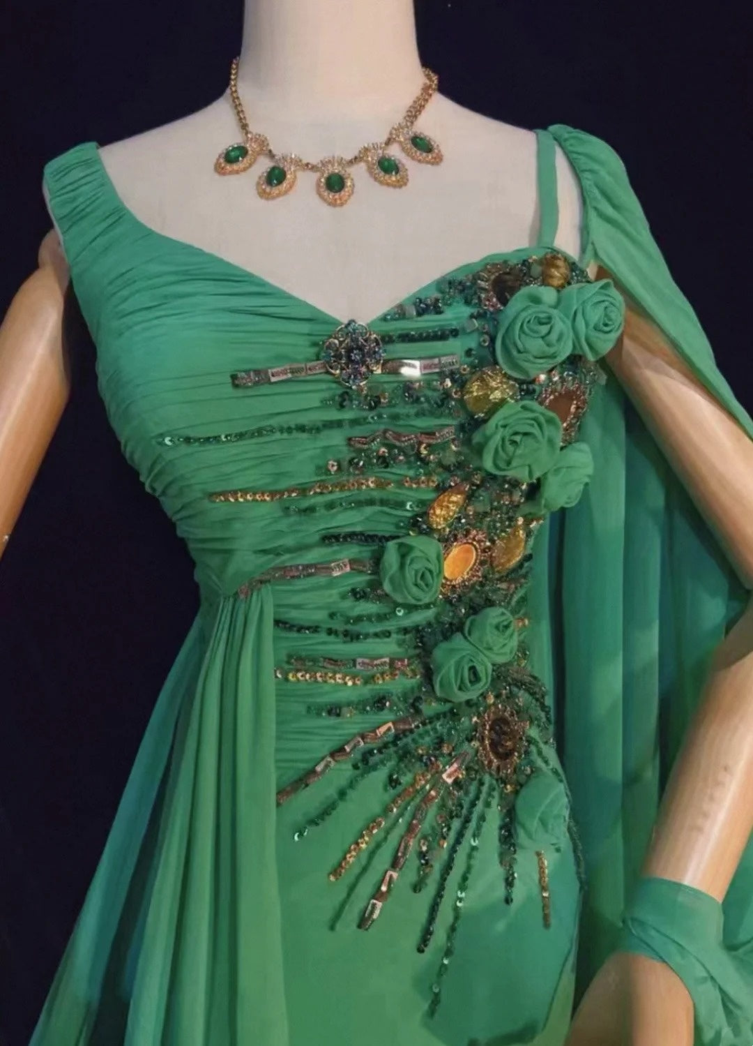 Elegantes Meerjungfrauen-Abendkleid mit One-Shoulder, grünem Chiffon und silbernem Perlenoberteil, langes Ballkleid N2726