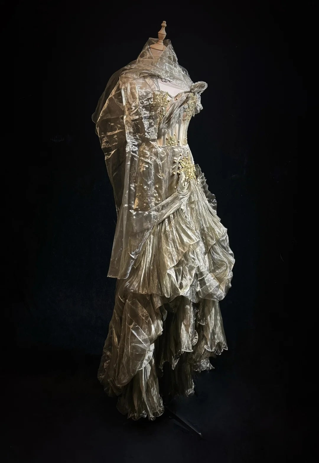 Robes de bal gothiques glamour Robes de soirée sirène sans bretelles en organza vert sans manches avec volants Robe de soirée semi-formelle N3795