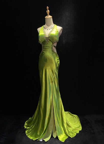 Robes de bal modestes Sirène Halter Vert Dos Nu Satin Sans Manches Longues Tenues de Soirée Formelles N3634