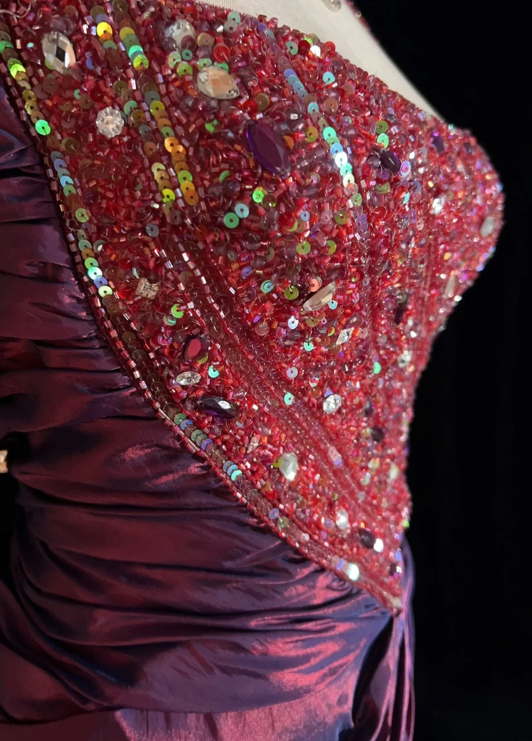 Robes de bal vintage des années 80 sirène col carré en taffetas bordeaux longueur ras du sol avec perles plissées tenues de soirée N3127