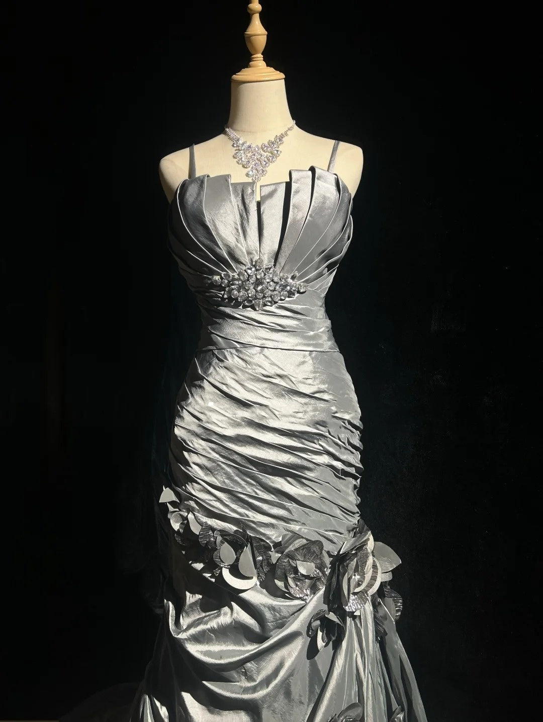 Magnifiques Robes de Bal Sirène Bretelles Fines Gris Argenté avec Fleurs Longues Tenues de Soirée Formelles N3684