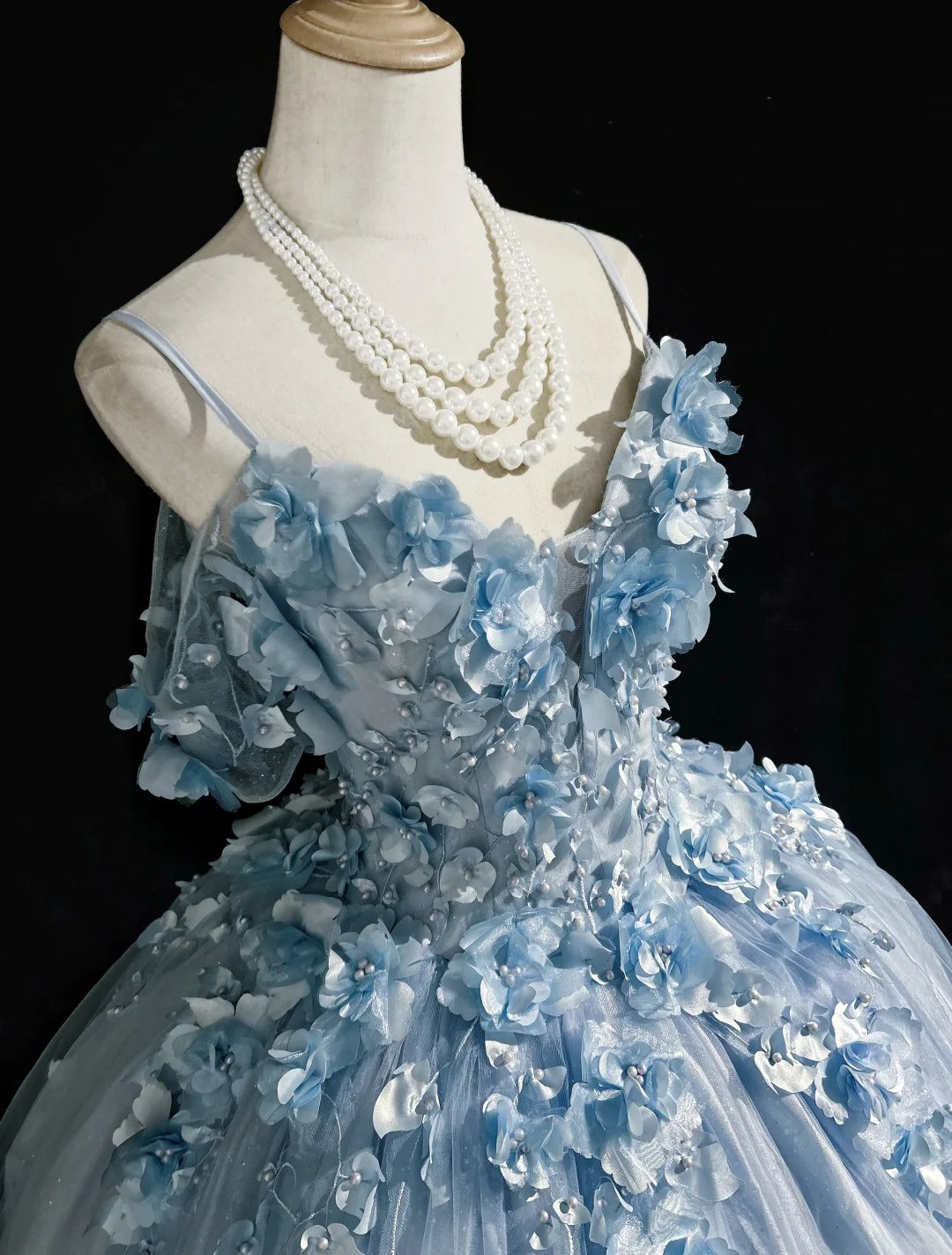 Wunderschöne Abschlussballkleider Ballkleid Off Shoulder Tüll Blau mit Applikationen Langes Abendkleid N2926