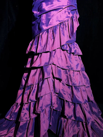 Vintage Prom Dresses 90er Meerjungfrau Trägerlos Lila Satin Mit Stufenrock Lang Semi-Formal Abendmode N3661