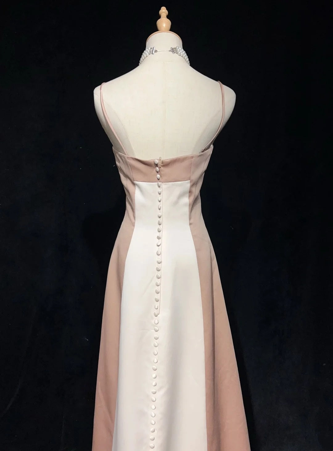 Élégante robe de soirée longue en satin champagne et ivoire, coupe trapèze, à fines bretelles, référence N2723