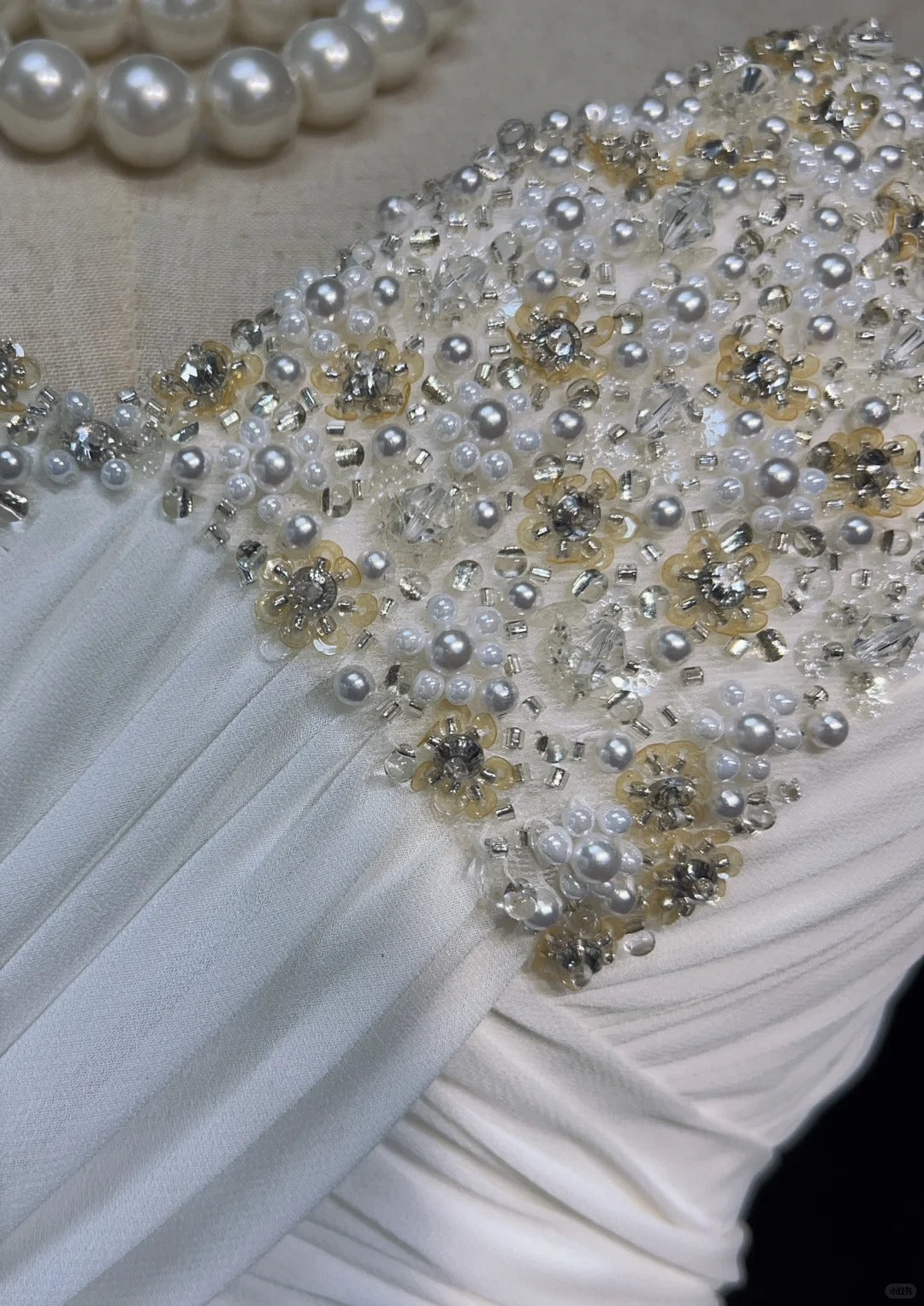 Einzigartige Hochzeitskleider A-Linie Sweetheart Weiß mit Rüschen und Perlen Lange Brautkleid N3644